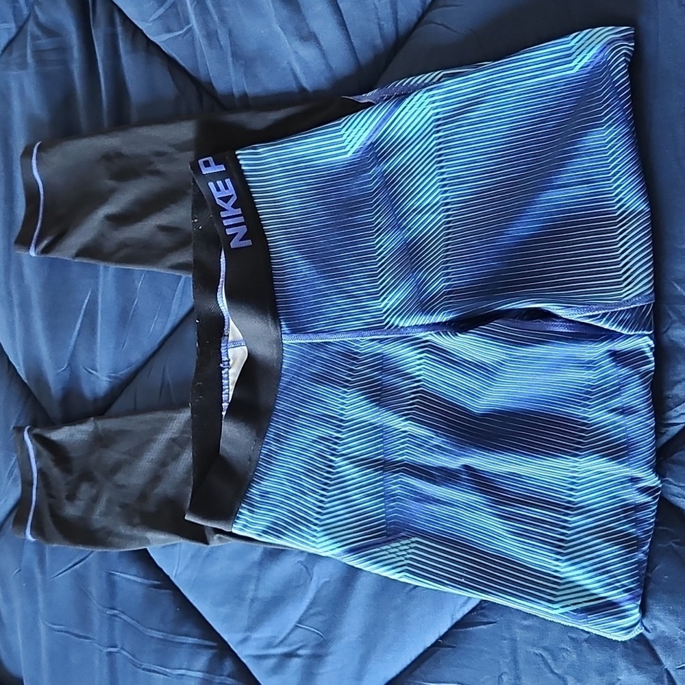 Nike pro dri-fit geometric leggings